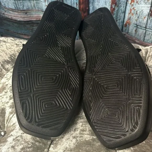 Papucei Helga black leather sandal NWOT, size 41 or 10.5, has some imperfections